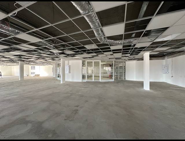 1,098M² OFFICE TO LET IN ECO PARK ESTATE